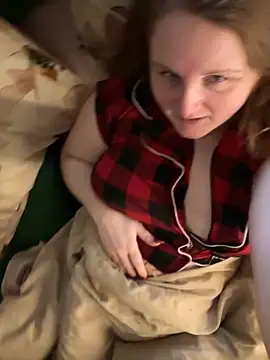 Snapshot of GingerSnap33 chatting on October 12, 5:34 pm GingerSnap33 online show from October 12, 5:34 pm