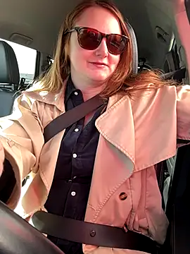 Snapshot of GingerSnap33 chatting on November 9, 6:06 pm GingerSnap33 online show from November 9, 6:06 pm