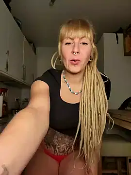 Snapshot of Jenna-Lia chatting on December 14, 6:46 am Jenna-Lia online show from December 14, 6:46 am