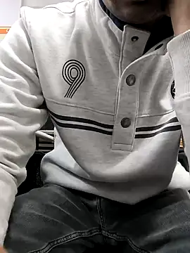 toxicboy121212 online show from December 15, 1:22 pm