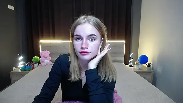 Snapshot of MargaritaKiss chatting on October 13, 7:03 pm MargaritaKiss online show from October 13, 7:03 pm