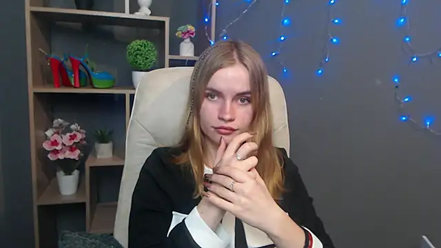 Snapshot of MargaritaKiss chatting on November 10, 8:41 pm MargaritaKiss online show from November 10, 8:41 pm