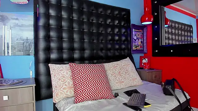 CloeRodriguez online show from November 14, 9:24 pm