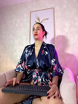 thaliacollins online show from October 12, 12:26 pm