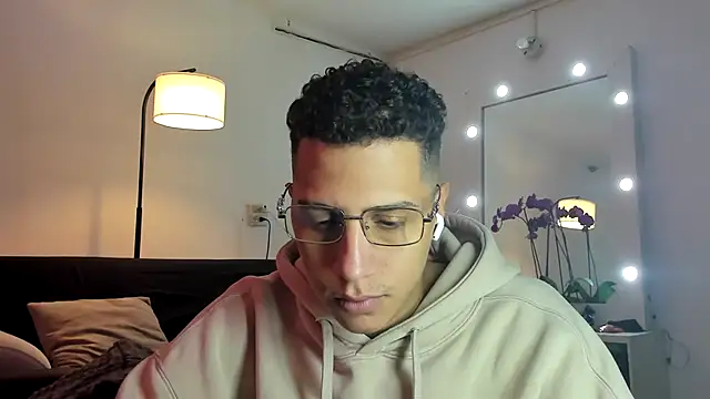 Snapshot of matt_benji chatting on October 31, 2:51 pm matt benji online show from October 31, 2:51 pm