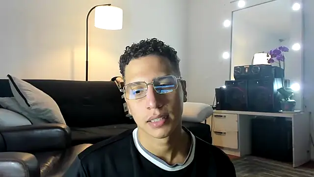 Snapshot of matt_benji chatting on November 5, 4:01 am matt benji online show from November 5, 4:01 am