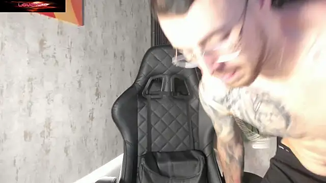 CodyWalkerR online show from June 26, 5:39 pm