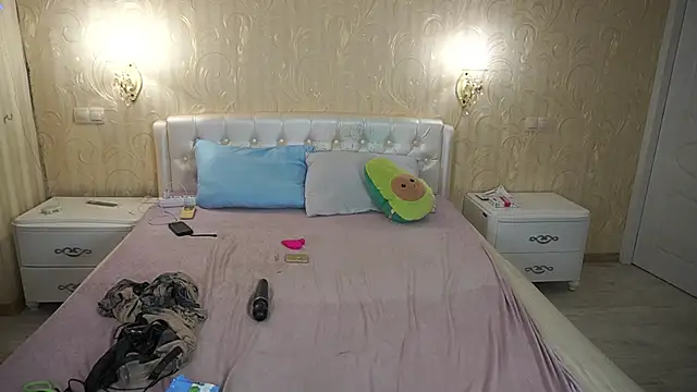 LunaaMayy online show from March 2, 5:08 am