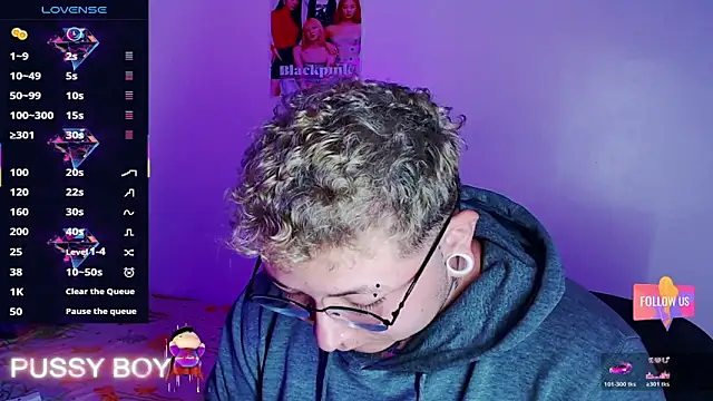 Snapshot of princeFtm chatting on January 17, 1:05 pm princeFtm online show from January 17, 1:05 pm