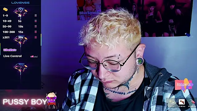 Snapshot of princeFtm chatting on February 16, 3:19 pm princeFtm online show from February 16, 3:19 pm