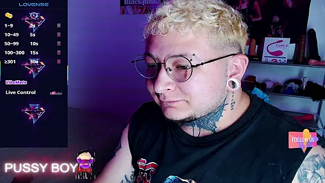 Snapshot of princeFtm chatting on February 20, 6:30 pm princeFtm online show from February 20, 6:30 pm