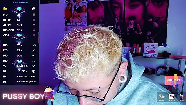 Snapshot of princeFtm chatting on February 22, 3:32 pm princeFtm online show from February 22, 3:32 pm