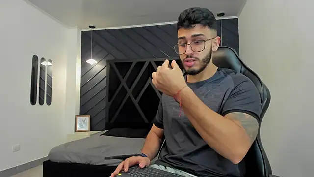 Liam Kleiin online show from November 18, 11:25 am