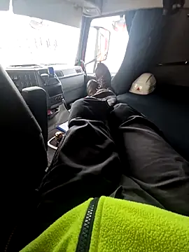 Snapshot of smartzy chatting on December 15, 11:58 am smartzy online show from December 15, 11:58 am