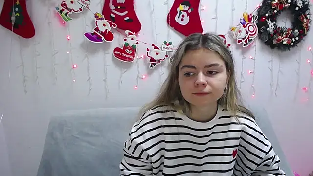 TinaRedly online show from December 17, 6:31 pm