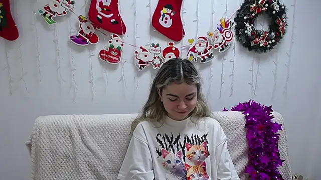 TinaRedly online show from January 3, 10:51 pm