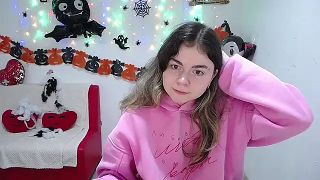 TinaRedly online show from October 27, 6:12 pm