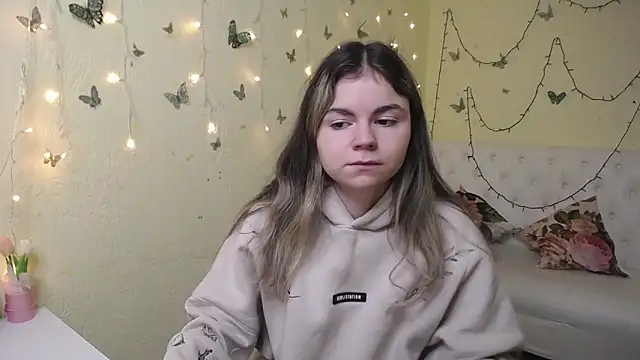 TinaRedly online show from March 16, 6:56 pm