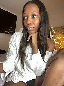 kellya  online show from April 22, 9:16 pm