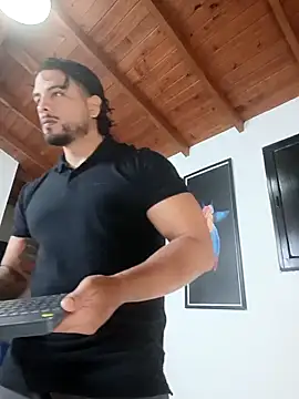 Snapshot of SilvaBranko chatting on February 3, 1:04 am SilvaBranko online show from February 3, 1:04 am