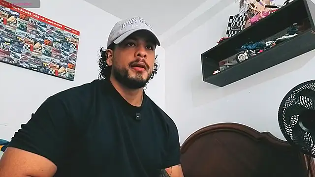 Snapshot of SilvaBranko chatting on February 10, 2:32 pm SilvaBranko online show from February 10, 2:32 pm