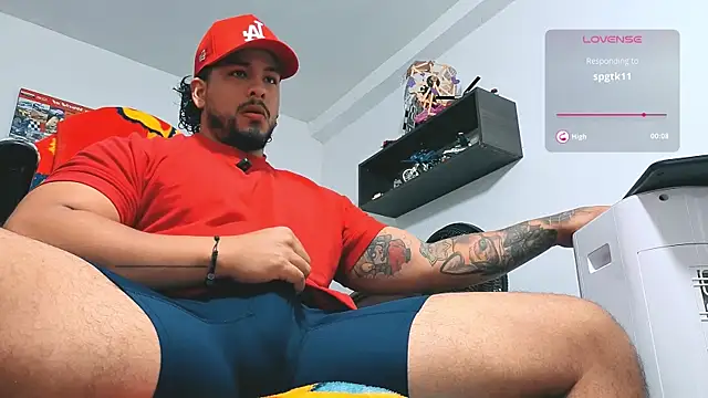 Snapshot of SilvaBranko chatting on February 11, 3:50 pm SilvaBranko online show from February 11, 3:50 pm