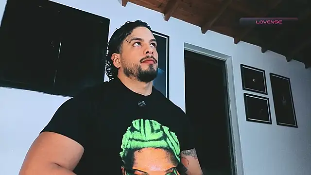 Snapshot of SilvaBranko chatting on March 4, 3:01 am SilvaBranko online show from March 4, 3:01 am