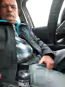 bottomhairy online show from December 13, 11:02 am