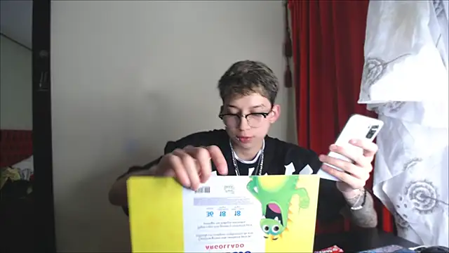  Thomas hot  online show from December 27, 7:46 pm