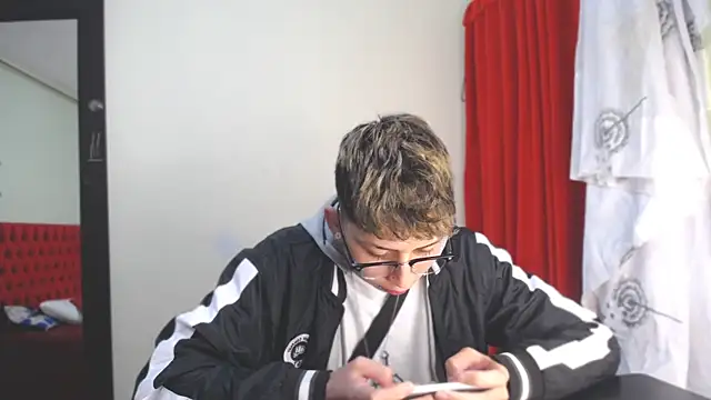  Thomas hot  online show from January 8, 4:11 pm