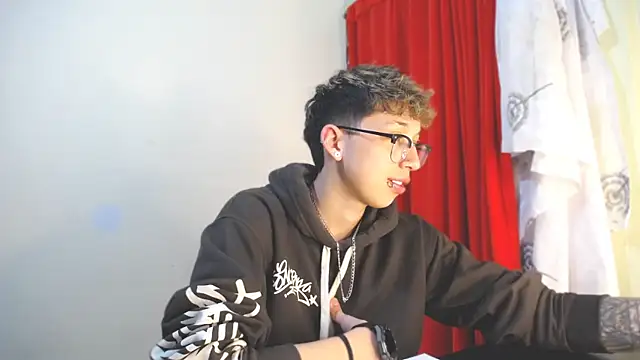  Thomas hot  online show from January 22, 5:59 pm