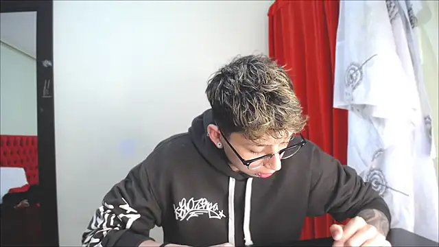  Thomas hot  online show from January 23, 7:51 pm