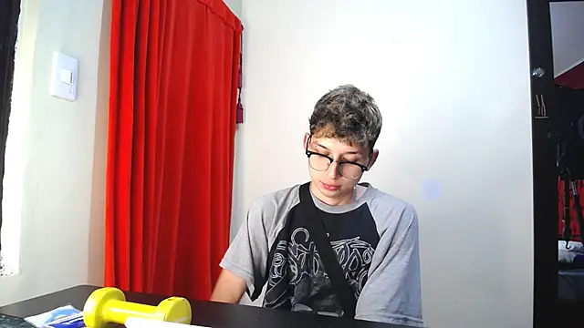  Thomas hot  online show from January 28, 9:40 pm