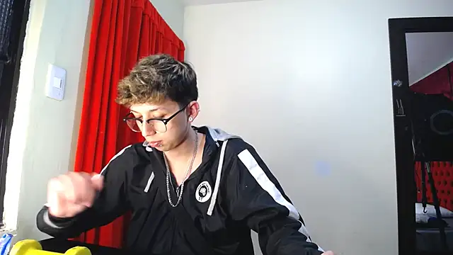  Thomas hot  online show from January 31, 7:08 pm