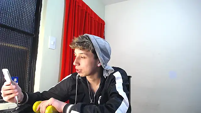  Thomas hot  online show from January 31, 10:10 pm