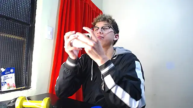  Thomas hot  online show from February 2, 12:40 am