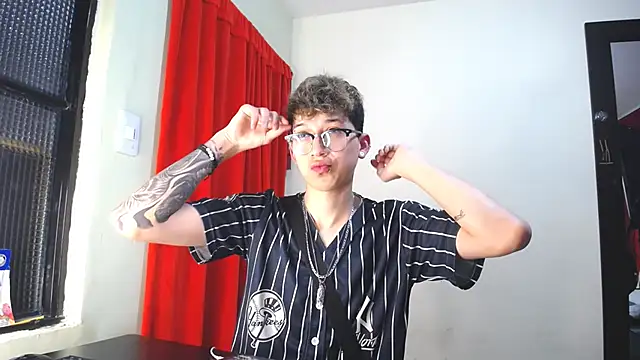  Thomas hot  online show from February 4, 3:15 pm