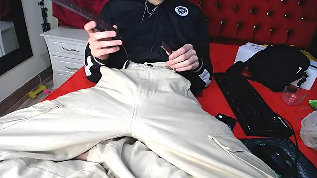  Thomas hot  online show from February 18, 1:21 am