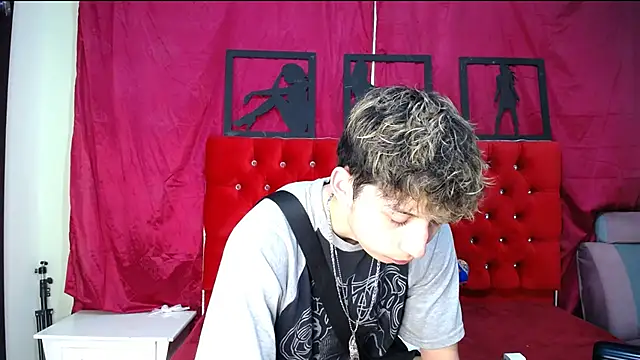  Thomas hot  online show from February 23, 3:24 am