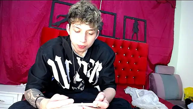  Thomas hot  online show from February 26, 4:25 am