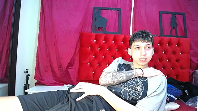  Thomas hot  online show from March 9, 11:14 pm