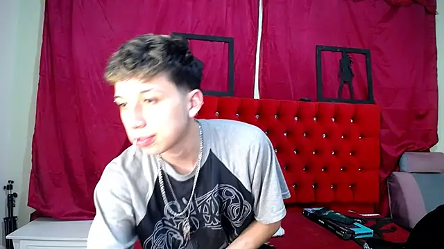  Thomas hot  online show from March 17, 1:14 am