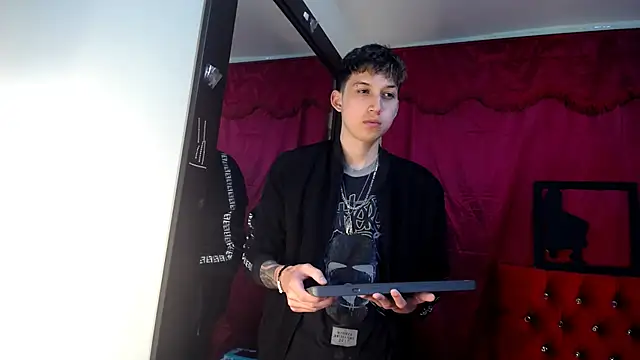  Thomas hot  online show from March 19, 12:48 am