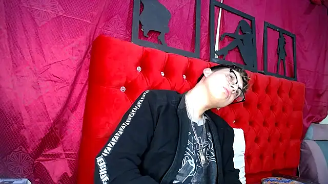  Thomas hot  online show from March 19, 3:52 am