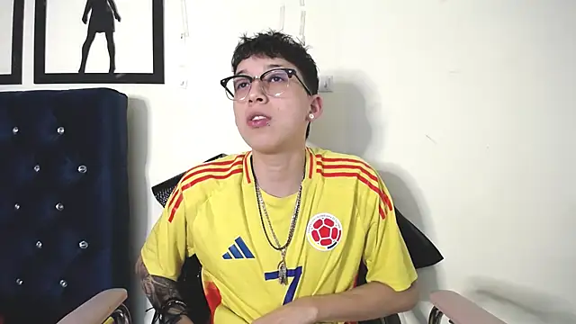  Thomas hot  online show from September 10, 2:33 am