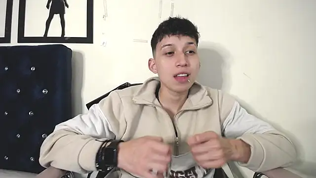  Thomas hot  online show from September 18, 3:30 am