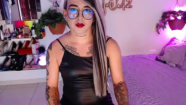 Laveneno ortiz07 online show from October 7, 11:57 pm