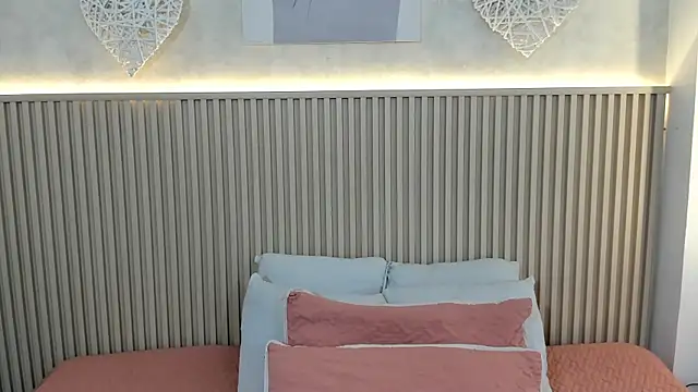 charlottebrowns  online show from March 5, 12:23 pm