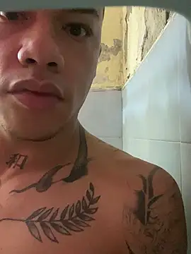 Snapshot of Osiiriis chatting on January 13, 9:52 am Osiiriis online show from January 13, 9:52 am