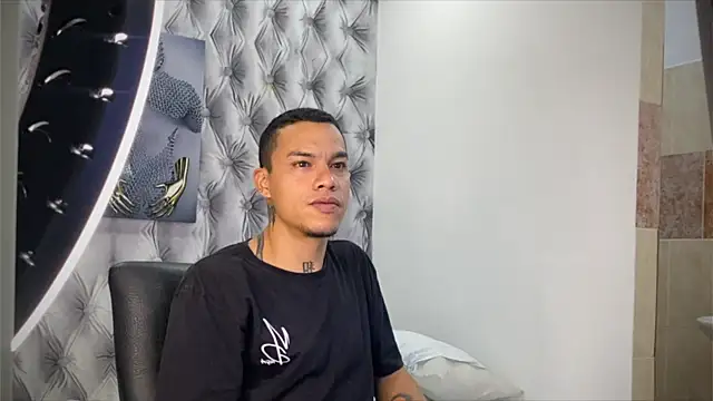 Snapshot of Osiiriis chatting on January 26, 4:41 am Osiiriis online show from January 26, 4:41 am